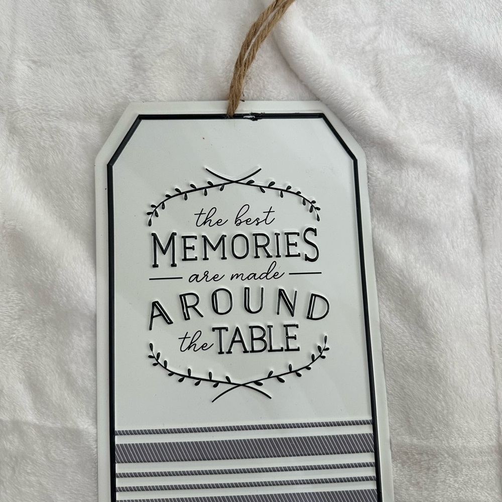 Household sign - Picture 2 of 2